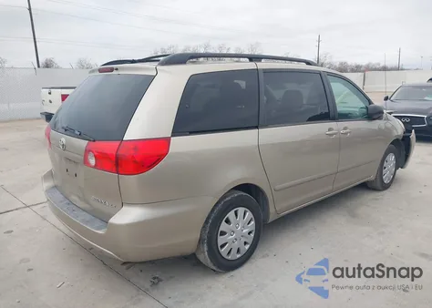 2010 Toyota Sienna Le z USA, uszkodzony, nr VIN 5TDKK4CC8AS329723